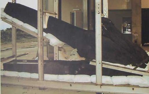 File:Anchor of an unknown Lola(ship).jpg