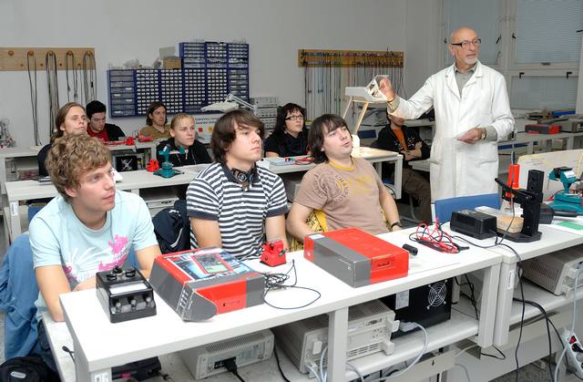 File:FBE CTU lecture.jpg