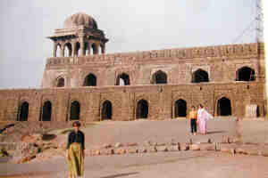 File:Rani Rupmati pavilion.jpg