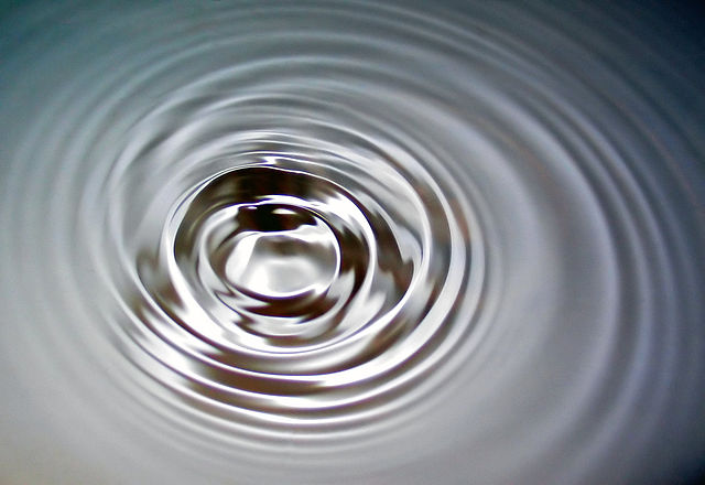 File:2006-01-14 Surface waves.jpg