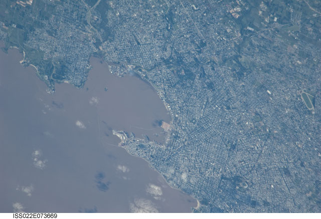 File:Montevideo, Uruguay.JPG