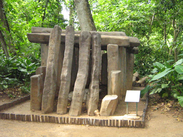 File:Tumba Olmeca.jpg