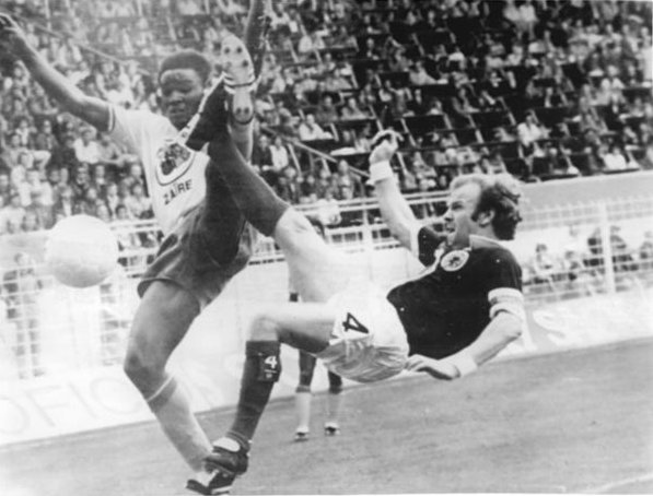 File:Bundesarchiv Bild 183-N0614-0028, Fußball-WM, Zaire - Schottland 0-2.jpg