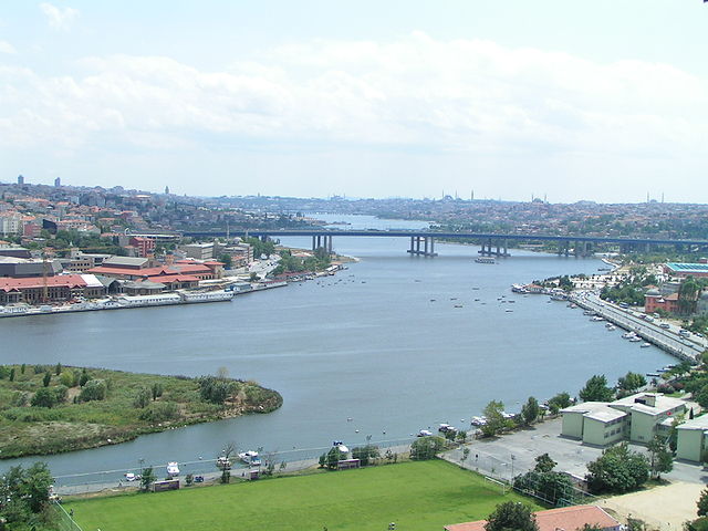 File:Istanbul - Pierre Loti Cafe - 01.jpg