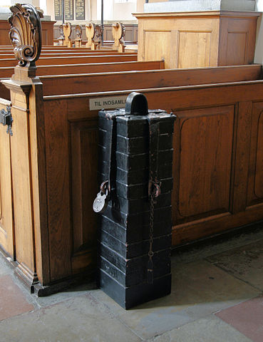 File:Trinitatis Kirke Copenhagen collectionbox.jpg