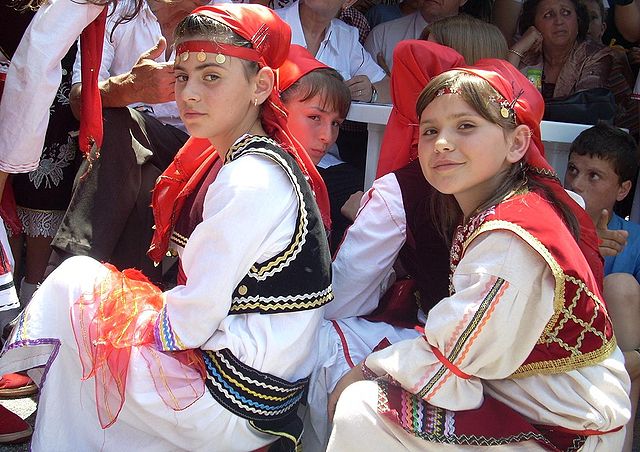 File:ChildrensDayInKosovo2.JPG