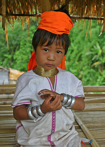 File:Karen Padaung Girl Portrait.jpg
