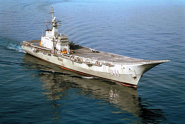 File:Chakri Naruebet 2001.JPEG