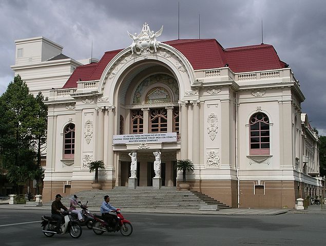 File:Op&eacute;ra de S&agrave;i G&ograve;n.jpg