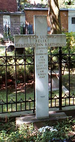 File:Felixmendelssohngrave.jpg