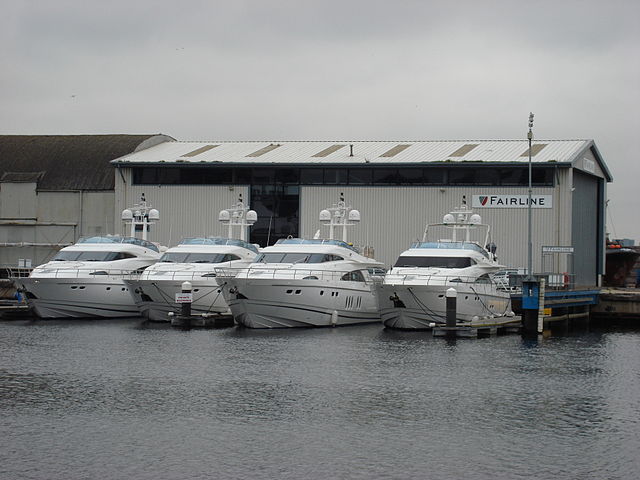 File:Fairline testing facility Ipswich and 4 Yachts.jpg