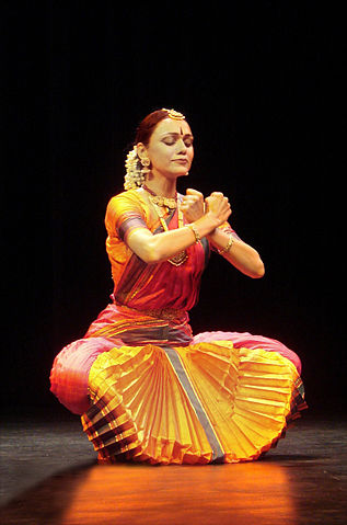 File:Bharatanatyam danseuse.jpg