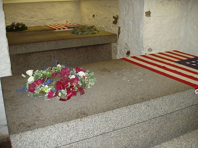 File:Graves of the Adams, Quincy, Massachusetts.JPG