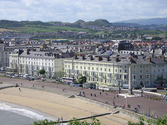 File:Llandudno-P6180235.JPG