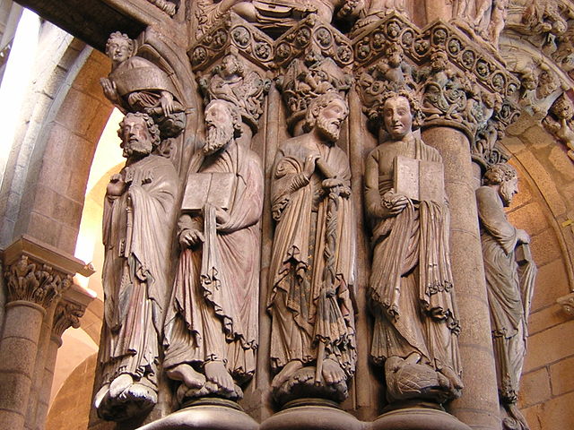 File:Apóstoles del Pórtico de la Gloria.jpg