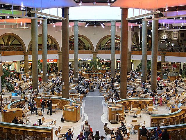 File:Meadowhall Shopping Centre - The Oasis 07-04.jpg