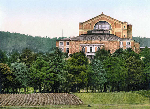 File:Festspielhaus Bayreuth 1900.jpg