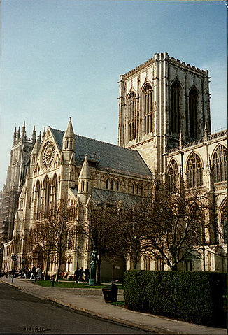 File:York Minster close.jpg