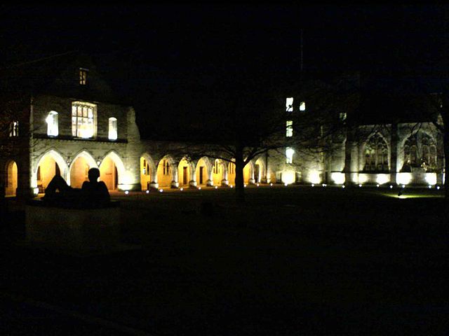 File:Elphinstone Hall2.jpg