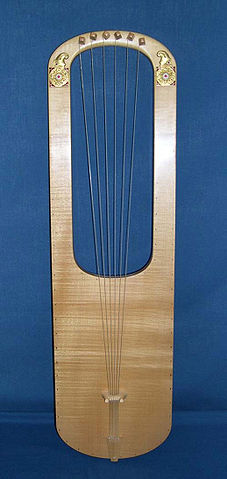 File:Sutton Hoo lyre (reconstruction).jpg