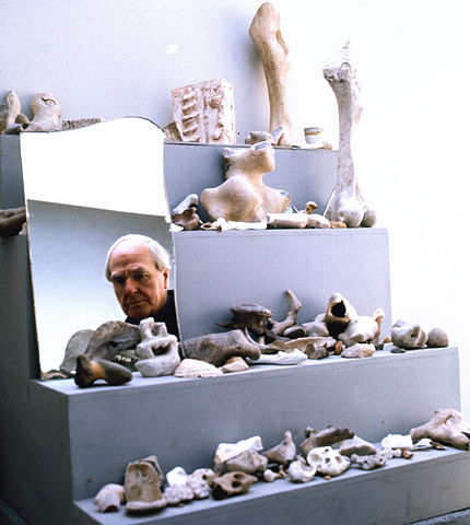 File:Henry Moore Allan Warren.jpg