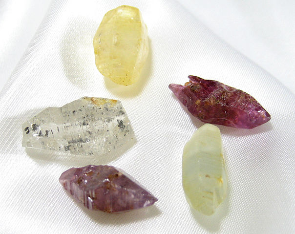 File:Several corundum crystals.jpg