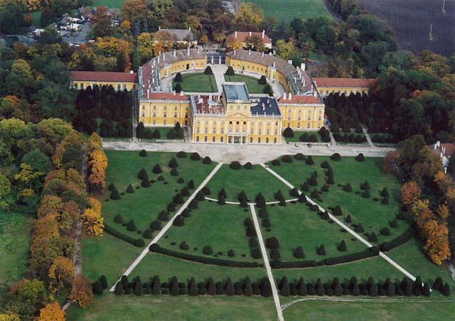 File:Fertőd - The Eszterh&aacute;zy Castle or Palace.jpg
