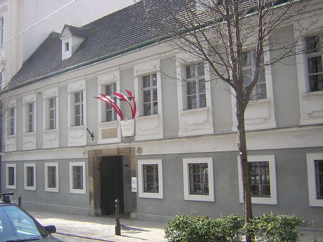 File:HaydnsHouseInVienna.PNG