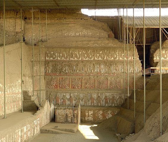 File:Huaca de la Luna - Ao&ucirc;t 2007.jpg