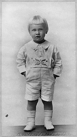 File:Gerald Ford 1916.gif