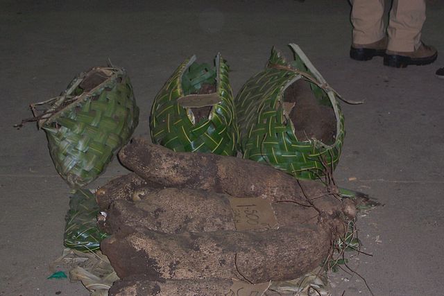 File:Vanuatu march&eacute; igname.JPG