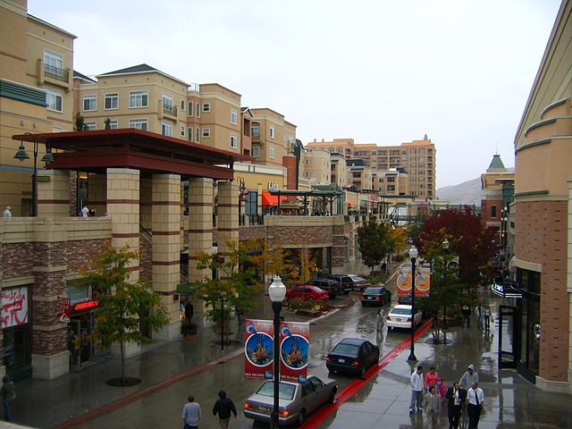 File:Gateway Salt Lake 10 08 05.jpg