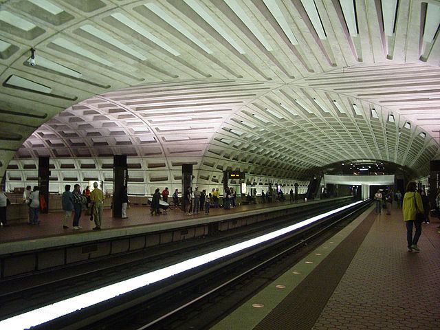File:WMATA metro center crossvault.jpg