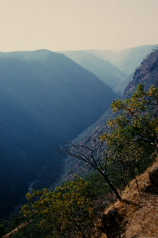 File:Lunsemfwa Wonder Gorge.JPG