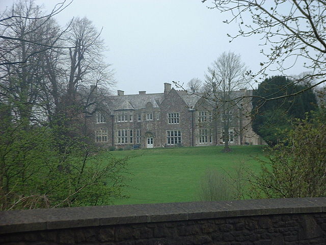 File:Sutton Court.JPG