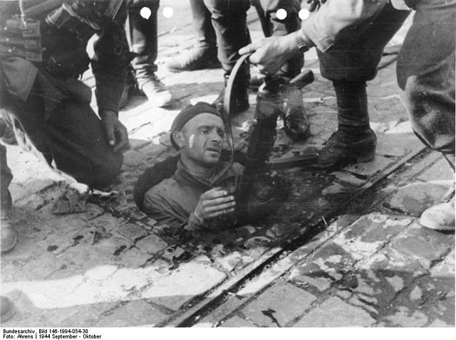 File:Bundesarchiv Bild 146-1994-054-30, Warschauer Aufstand, polnischer Soldat.jpg
