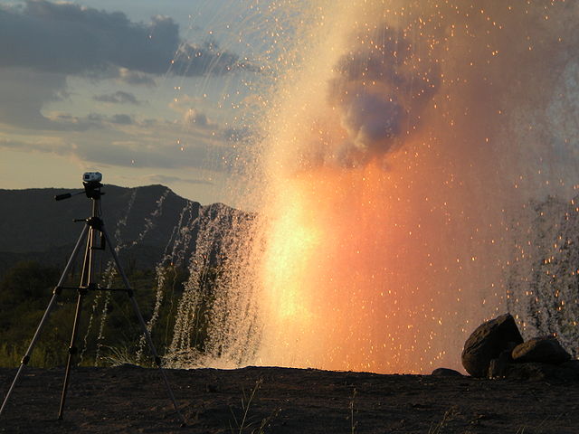 File:Large Sodium Explosion.jpg