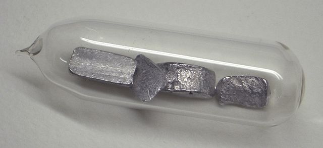 File:Thallium pieces in ampoule.jpg