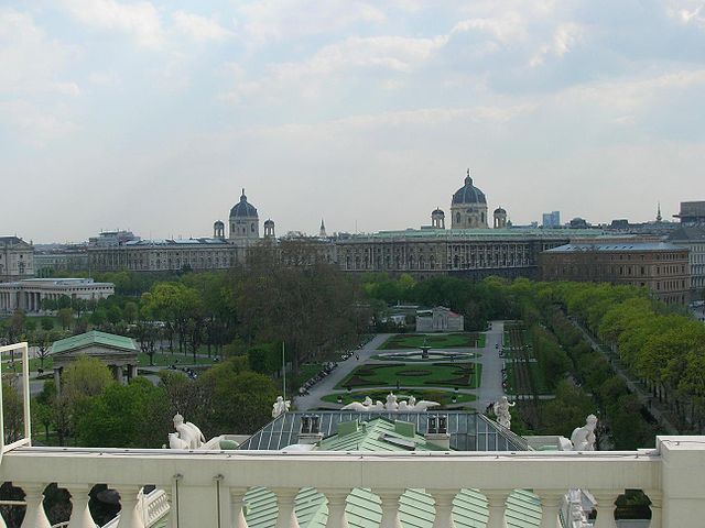 File:Panorama vom burgthdach.JPG