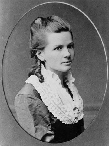 File:Berthabenzportrait.jpg