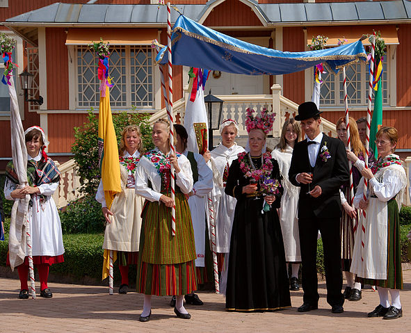 File:Bauernhochzeit Jomala 1.jpg