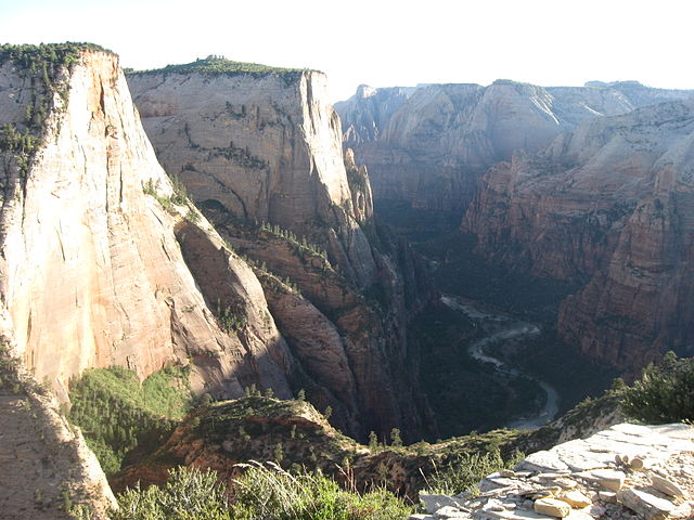 File:Zion Canyon, Zion National Park.JPG