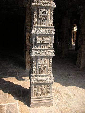 File:Ornamented pillar Darasuram.jpg
