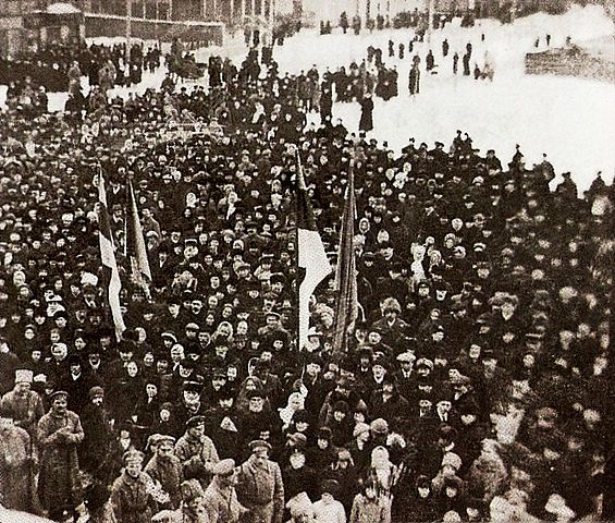File:Declaration of Estonian independence in P&auml;rnu.jpg