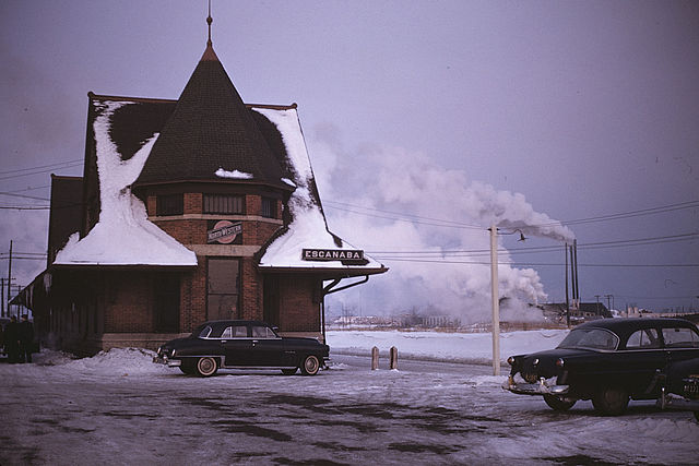 File:Chicago and North Western Railway Station Escanaba Michigan.jpg