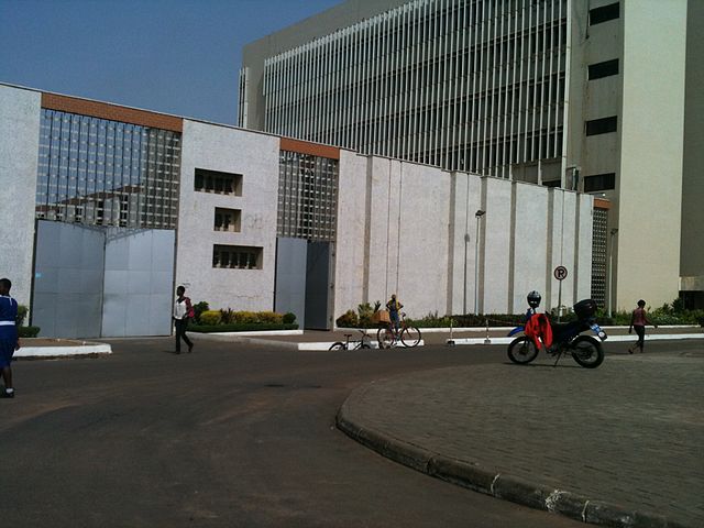 File:Bank of Ghana High Street.jpg