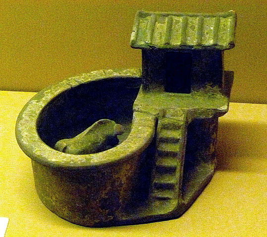 File:Green glazed toilet with pigsty model. Eastern Han dynasty 25 - 220 CE.jpg
