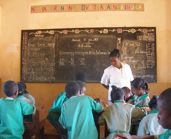 File:Diego Suarez Antsiranana urban public primary school (EPP) Madagascar.jpg