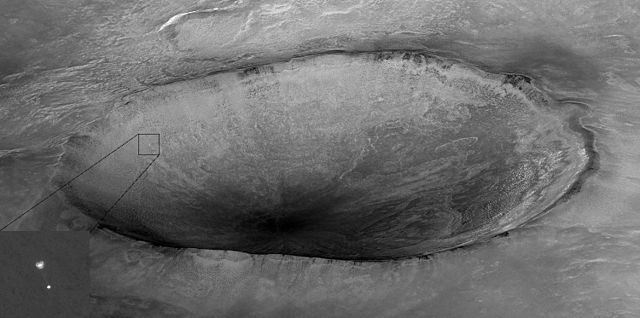 File:Descent of Phoenix with a crater in the background taken by Mars Reconnaissance Orbiter.jpg