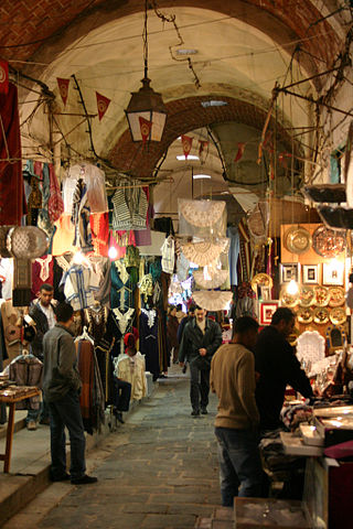 File:Souks Tunis 2.jpg